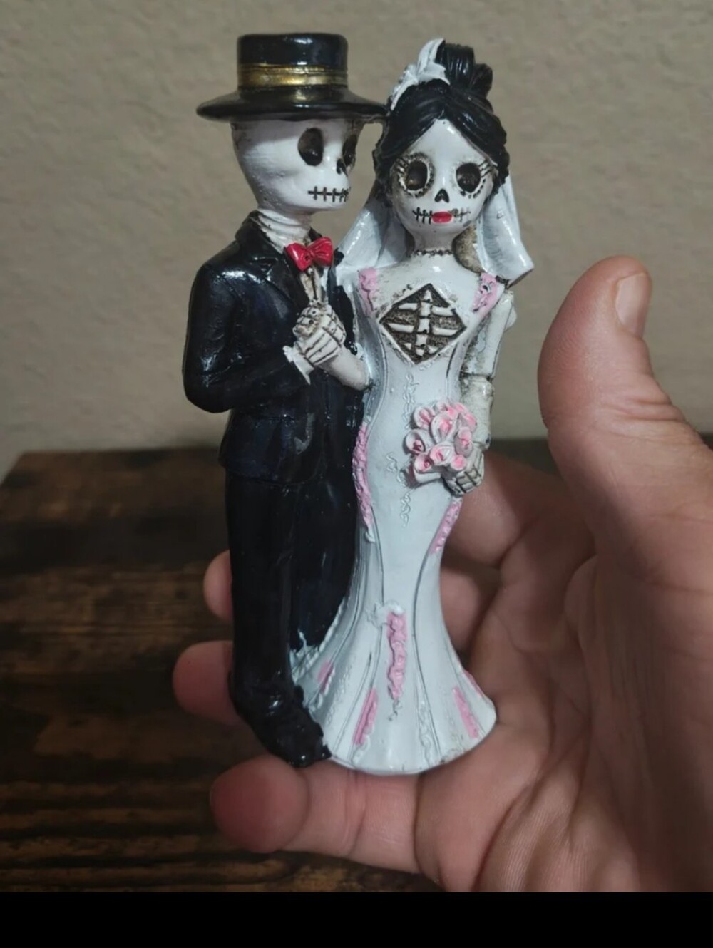 Day of the Dead (Día de los Muertos) Skeleton Wedding Couple Figurine.